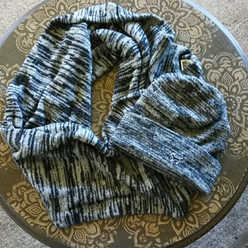 VS pink infinity scarf and slouchy beanie.